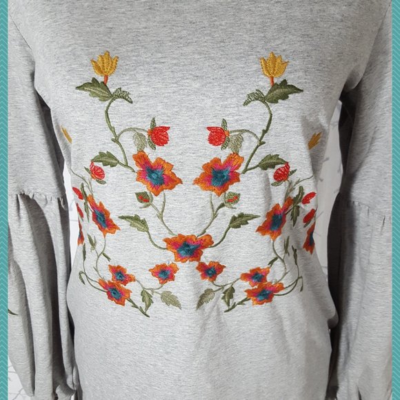 Solitaire Gray Floral Embroidered Crewneck Shift Dress - Picture 2 of 6